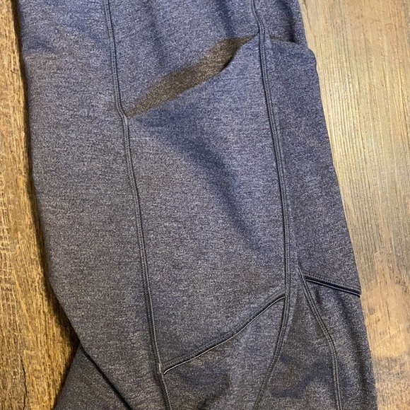 Tights, great condition, never worn, too big, size 4 lululemon. - Picture 6 of 8